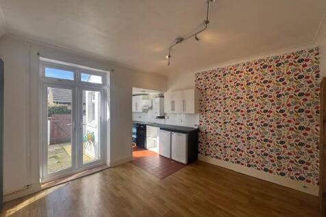 Saxifield Street, Burnley, BB10 photo 3