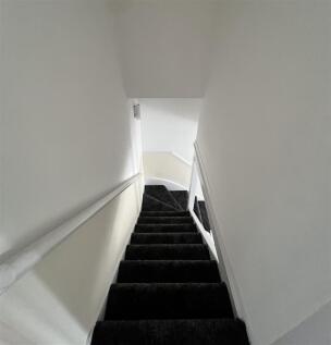 Gainsborough Square, Bexleyheath, DA6 photo 3