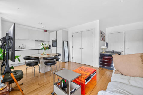 Reception/Kitchen