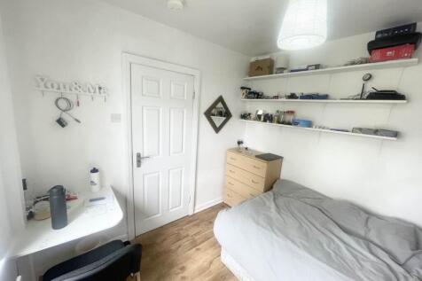 Stanhope Drive (Room 3), Horsforth, Leeds photo 5