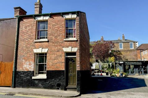 2 bedroom Detached for sale