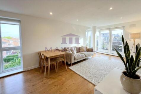 One bed for rent in Bow. E3