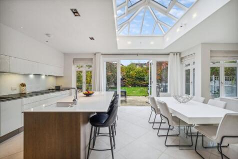 Kitchen/Dining
