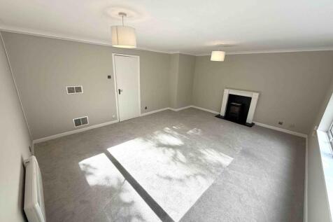 Augustus Court photo 3