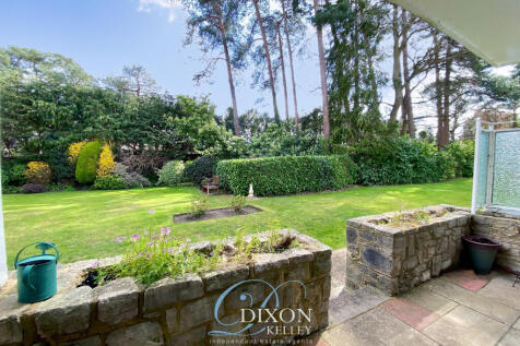 Spacious Patio Flat