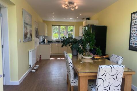 Kitchen 1.jpg