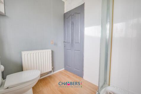 584 Warwick Court14.jpg