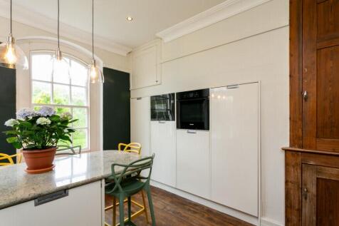 Kitchen/breakfast rm