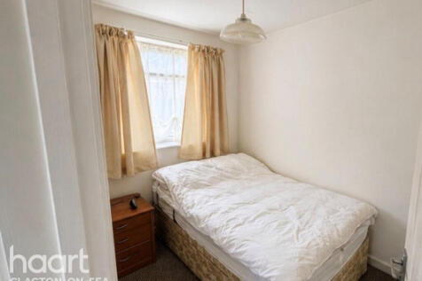 Lanchester Avenue, CLACTON-ON-SEA photo 3