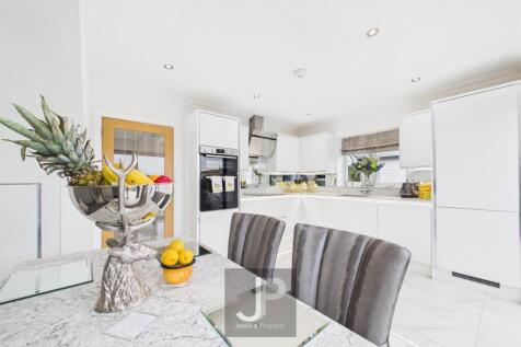 House Dining kitchen