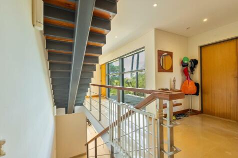 Magnificent 5-Suite Villa in Tróia, with Pool