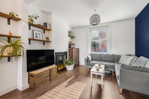 64 Winstonian Rd-2.jpg