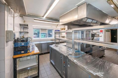 OWEN ISHERWOOD_165 WINDSOR ROAD CHOBHAM GU24 8QS