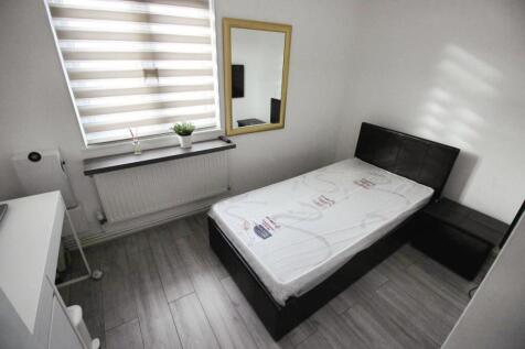 3380df53-pink 20room 20x.JPG