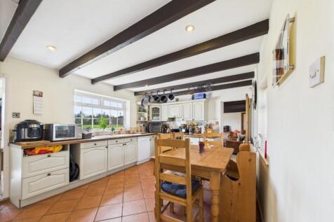 Kitchen/Breakfast Area