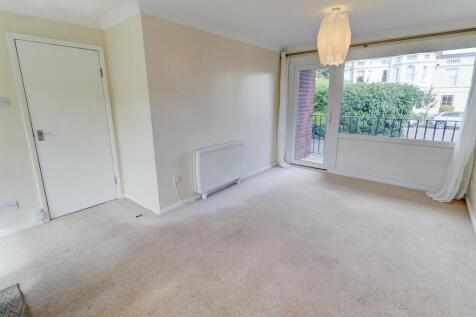 Milverton Terrace, Leamington Spa, CV32 5BD photo 4