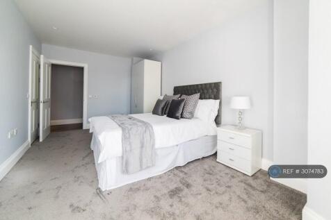 Castle View House, Datchet, SL3 photo 3