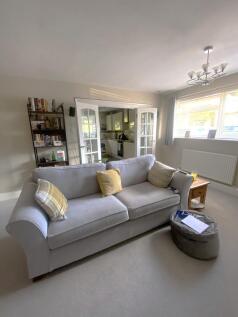 Bourne Close, Ware, Hertfordshire photo 5