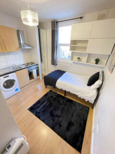 Beautiful Self-Contained Studio in Seven Sisters 