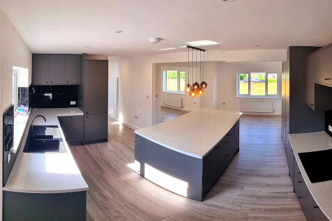 Priory Avenue, Hungerford, West Berkshire, RG17 0BE photo 3