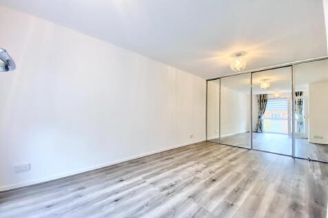 Living area/ Bedroom