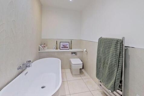 5-7-new-york-road-bathroom-1-1