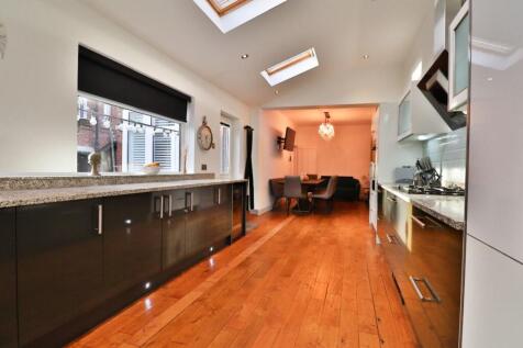 Kitchen/diner II