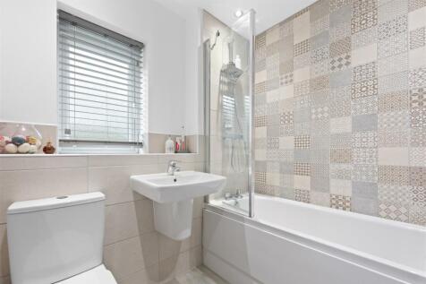 2 Edale Drive-06.jpg