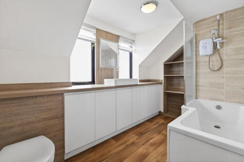 Flat 1 - Bathroom