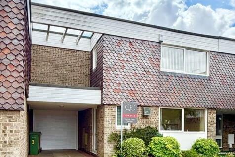 3 Priory Close - Front shot.jpg