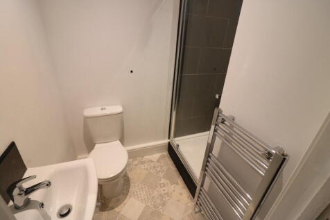 Flat 2, 20 Louis Street photo 4