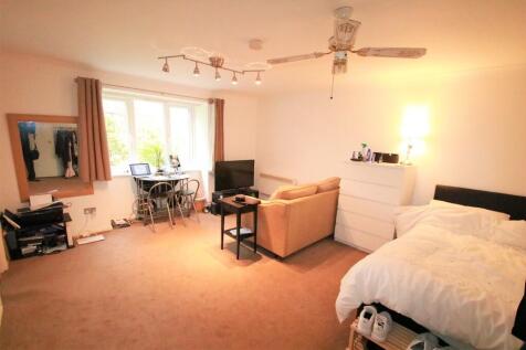 Fairbairn Close, Purley photo 4