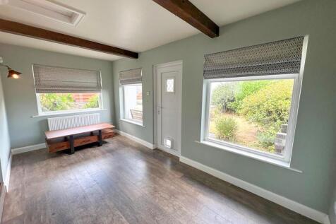 2 Bed Cottage, Keighley