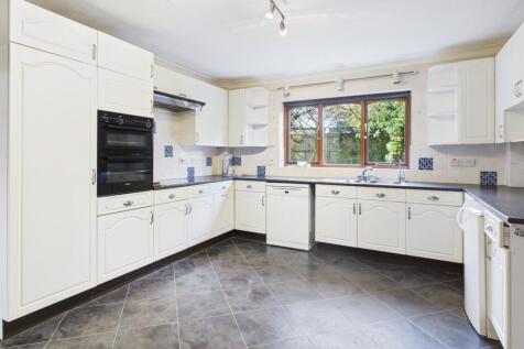 CAM02519G0-PR0365-STILL003