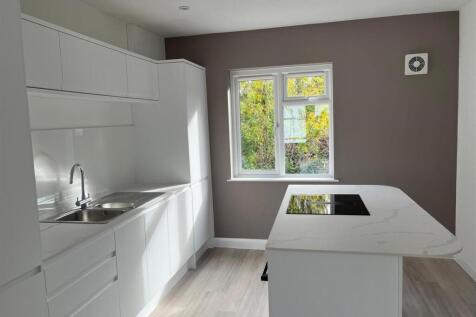 Norfolk Road, Colliers Wood photo 3
