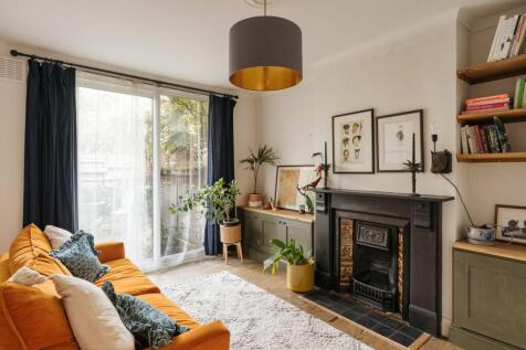 Alcester Crescent E5