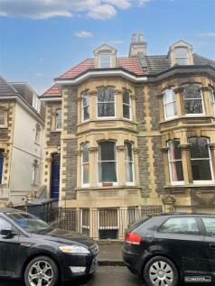 Stunning traditional stone-fronted period home...