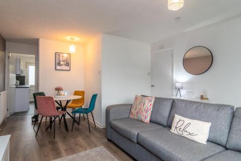 Lounge/ Dining Room