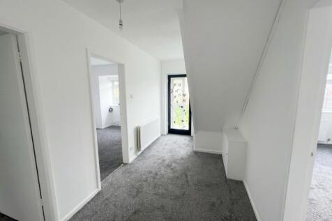 Fords Lane, Bramhall, SK7 photo 4