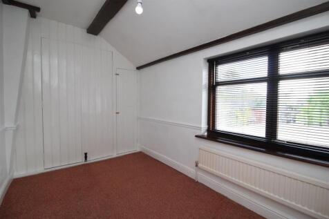 bedroom 2 .JPG