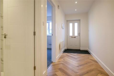 Crockhamwell Road, Woodley, Reading, Berkshire, RG5 photo 4