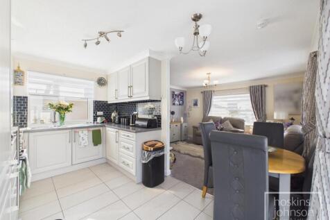 Kitchen/Dining Area