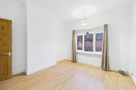 CAM05192G0-PR0181-STILL016