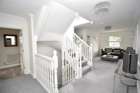 LANDING OPEN PLAN.JPG