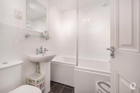 aee8e0de-9540-4d8...