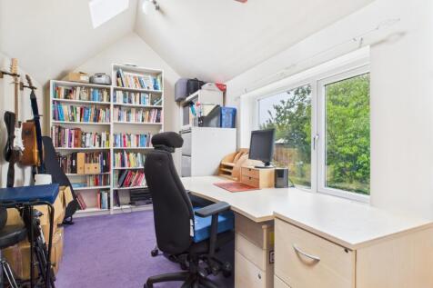 CAM02195G0-PR0081-STILL029