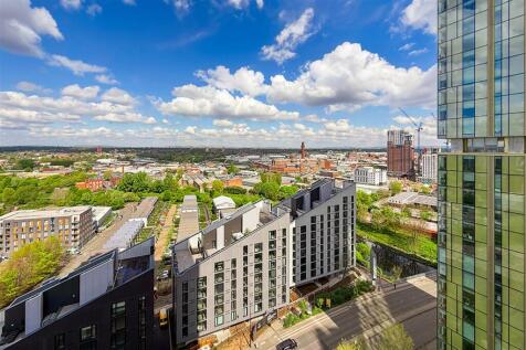 Bankside, Colliers Yard, M3 photo 4