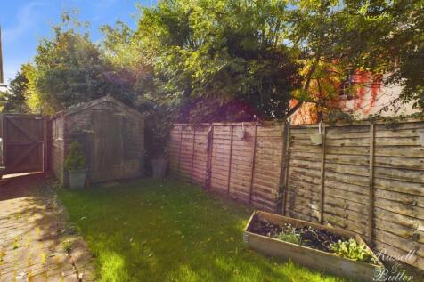 CAM02127G0-PR0207-STILL027