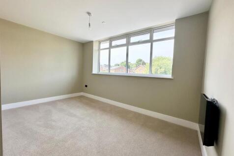 WhatsApp Image 2025-06-20 at 17.30.05 (5).jpeg