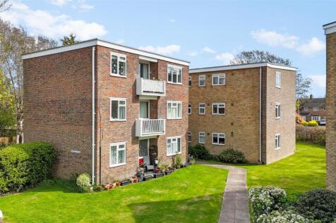 Sunningdale Court 42-001.jpg